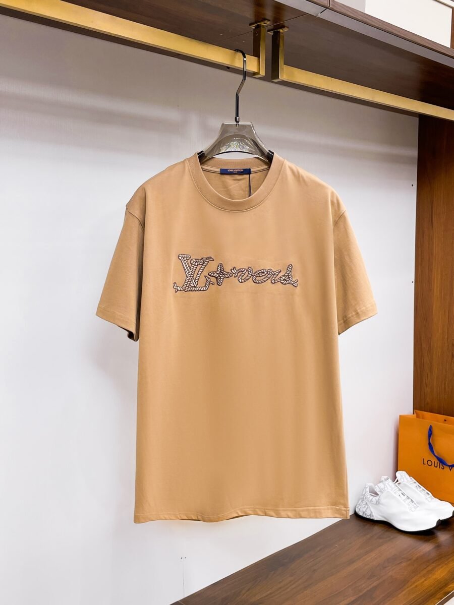 Louis Vuitton ~ Official counter synchronous update ~ The NEW high-style short-sleeved T-shirt 🔥🔥 Heavy launch thickened 300g high density/小玲 - Image 4