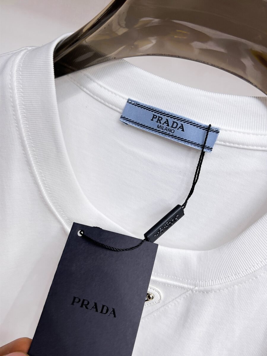 Prada ~ Official counter synchronous update ~ The NEW high-style short-sleeved T-shirt 🔥🔥 Heavy launch thickened 300g high density/小玲 - Image 8