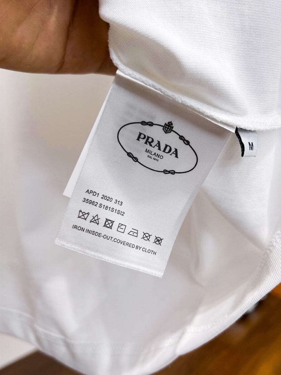 Prada ~ Official counter synchronous update ~ The NEW high-style short-sleeved T-shirt 🔥🔥 Heavy launch thickened 300g high density/小玲 - Image 9