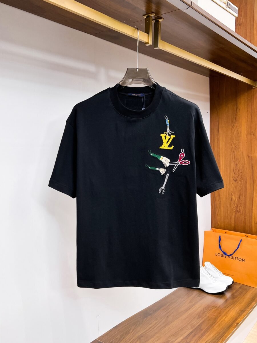 Louis Vuitton ~ Official counter synchronous update ~ The NEW high-style short-sleeved T-shirt 🔥🔥 Heavy launch thickened 300g high density/小玲 - Image 3