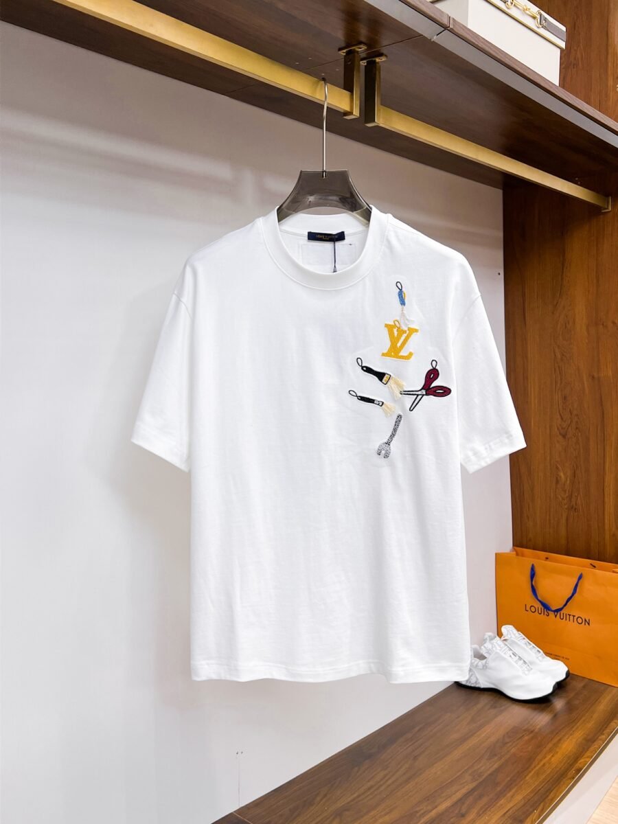 Louis Vuitton ~ Official counter synchronous update ~ The NEW high-style short-sleeved T-shirt 🔥🔥 Heavy launch thickened 300g high density/小玲 - Image 4