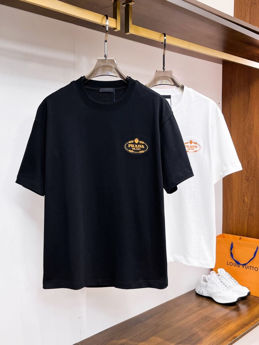 Prada ~ Official counter synchronous update ~ The NEW high-style short-sleeved T-shirt 🔥🔥 Heavy launch thickened 300g high density/小玲
