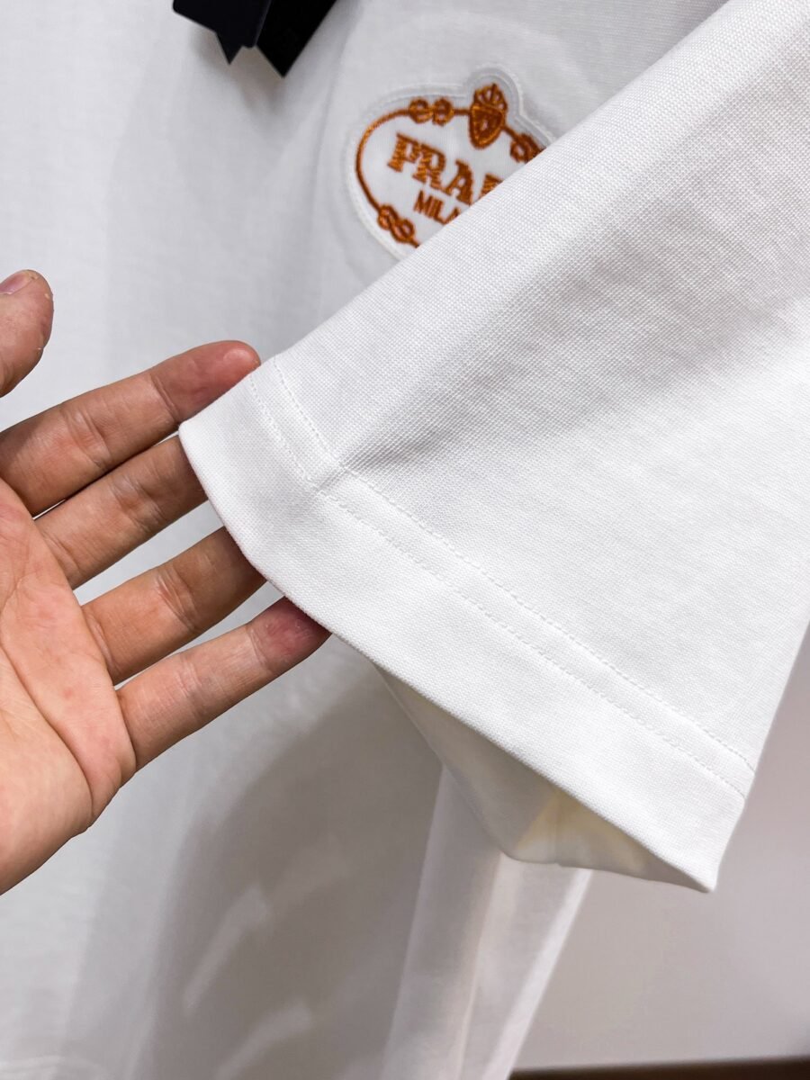 Prada ~ Official counter synchronous update ~ The NEW high-style short-sleeved T-shirt 🔥🔥 Heavy launch thickened 300g high density/小玲 - Image 8