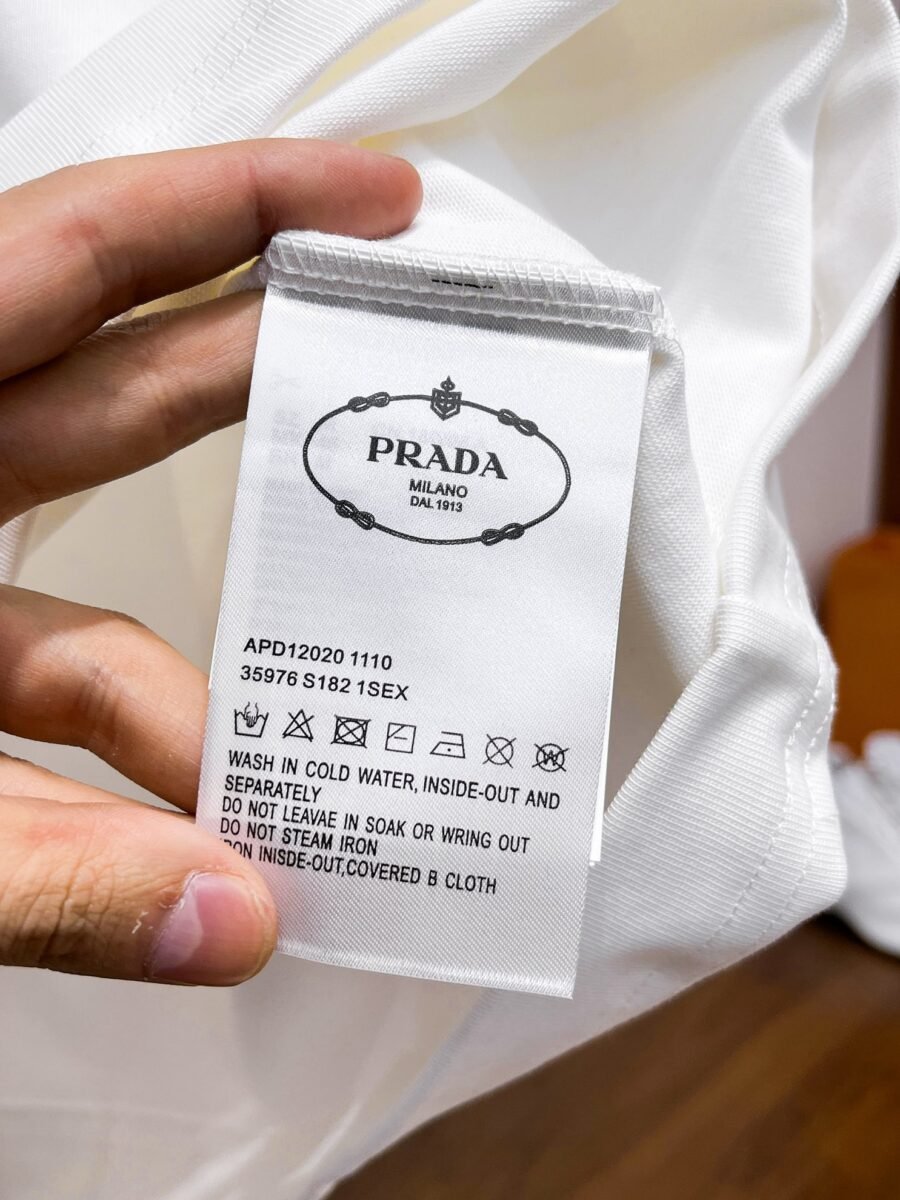 Prada ~ Official counter synchronous update ~ The NEW high-style short-sleeved T-shirt 🔥🔥 Heavy launch thickened 300g high density/小玲 - Image 9