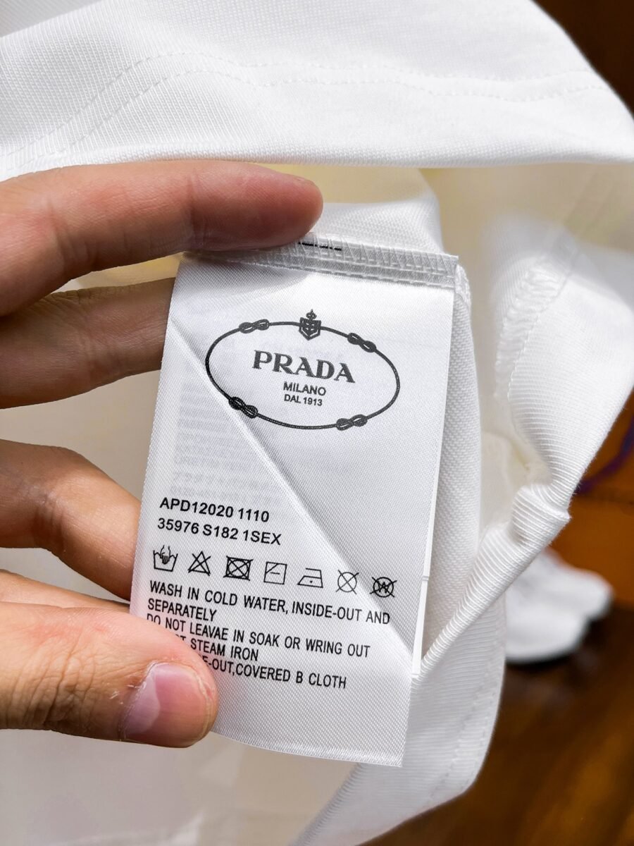 Prada ~ Official counter synchronous update ~ The NEW high-style short-sleeved T-shirt 🔥🔥 Heavy launch thickened 300g high density/小玲 - Image 9