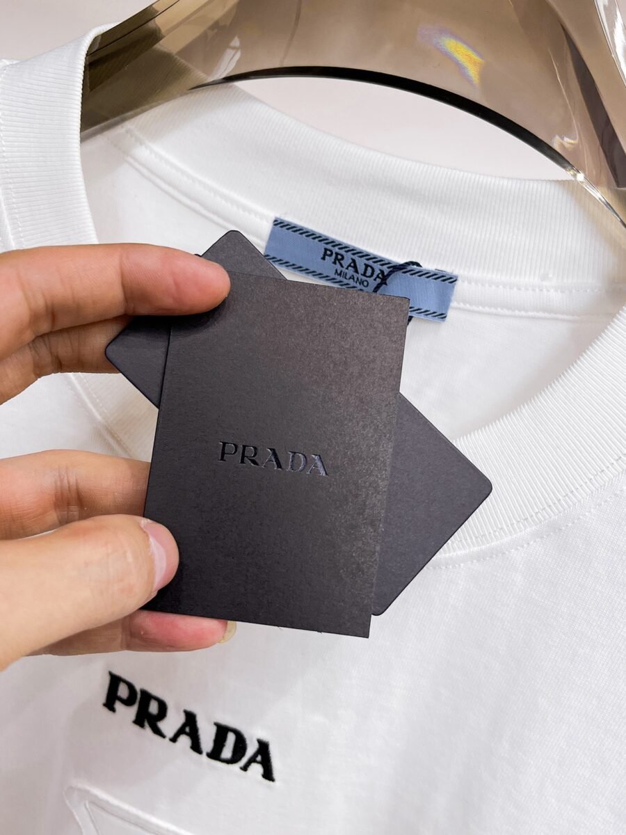 Prada ~ Official counter synchronous update ~ The NEW high-style short-sleeved T-shirt 🔥🔥 Heavy launch thickened 300g high density/小玲 - Image 7