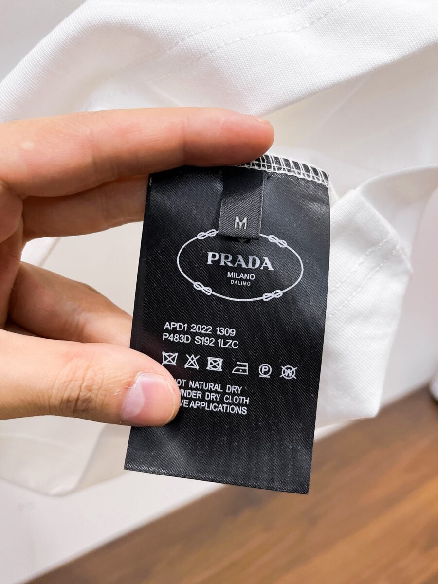 Prada ~ Official counter synchronous update ~ The NEW high-style short-sleeved T-shirt 🔥🔥 Heavy launch thickened 300g high density/小玲 - Image 9