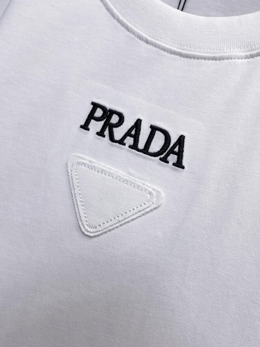 Prada ~ Official counter synchronous update ~ The NEW high-style short-sleeved T-shirt 🔥🔥 Heavy launch thickened 280g high density/小玲 - Image 7