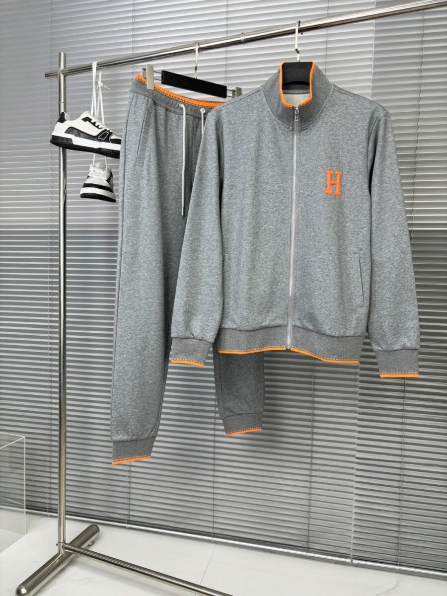 Hermes 2025SS Autumn/Winter New product! Men's classic embroidered logo Elements Athleisure Hooded Cardigan coat + drawstring sweatpants set!/带 - Image 11